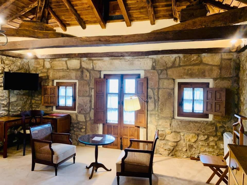 Posada La Torre De La Quintana Liendo Eksteriør billede