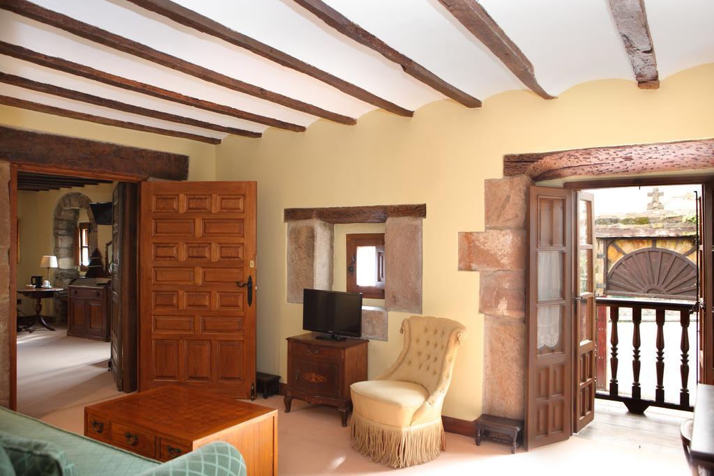 Posada La Torre De La Quintana Liendo Eksteriør billede